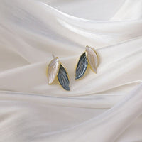 Dual tone leaf earring